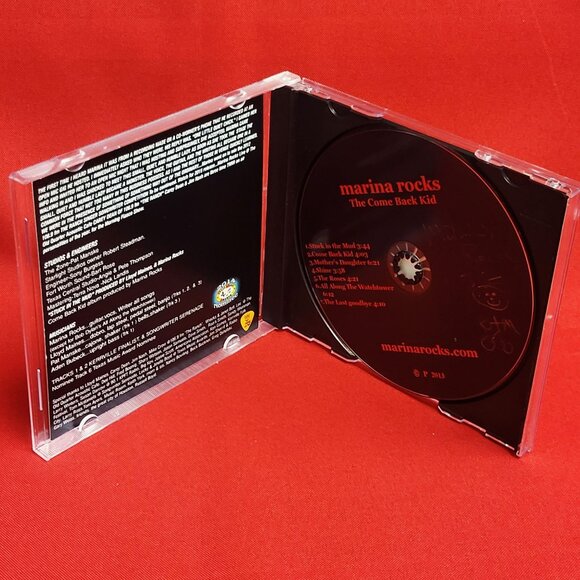 Marina Rocks The Comeback Kid CD Signed 2013 - Picture 5 of 8